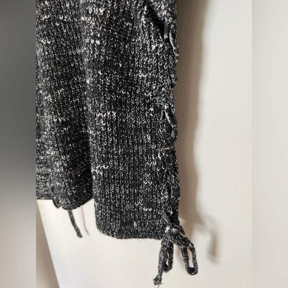 NWOT American Eagle  sweater, size S - Picture 2 of 5